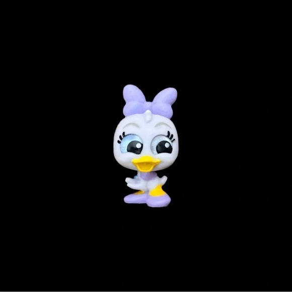 Disney Doorables: Series 5 Rare Figurine – Mickey and Friends – Daisy Duck - Picture 1 of 6